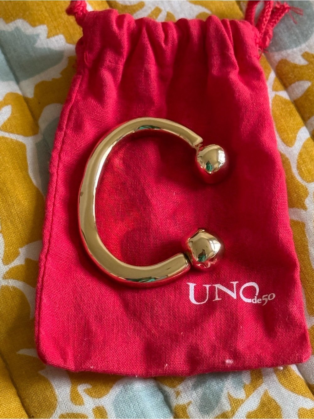UNO de 50 Zen Open Cuff Bracelet with Ball Ends - Picture 2 of 3